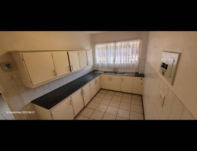 2 BEDROOM APARTMENT RENTED IN CLARENDON